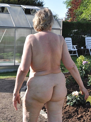 Grannies also love to be a nudists - Mature Naturists