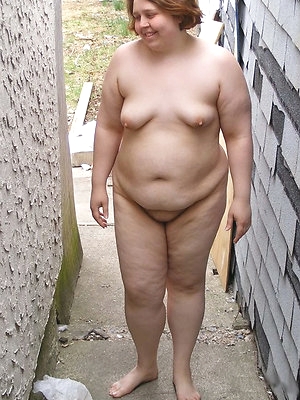 Nude fat mothers, some are also plumpers - Chubby Naturists
